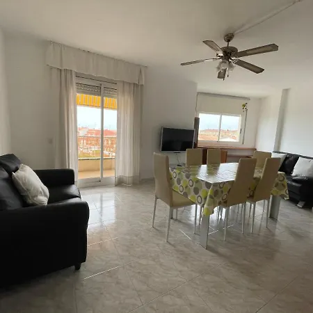 7 Personas En Calafell, Barcelona. * Calafell